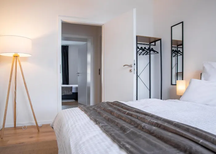 Stayvision Fs43 5 - 3 Schlafzimmer - 8 Gaeste - 2 Balkone - Wlan Lejlighed Wuppertal